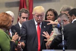 trump-prayers